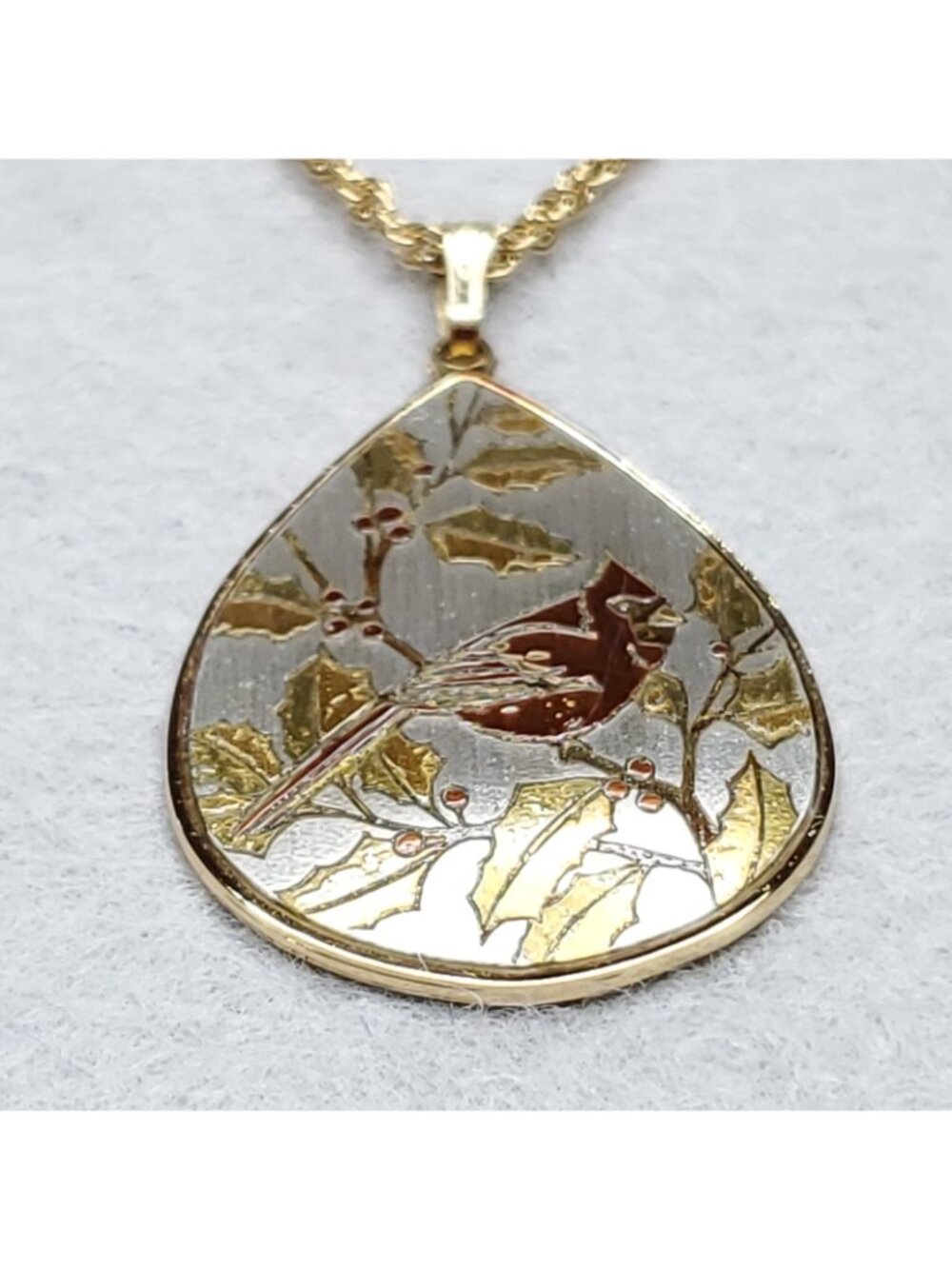 Reed & Barton Cardinal Pendant Necklace Gold Tone Bird 1.25" X 18" - Picture 3 of 6